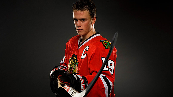 Jonathan Toews looks to lead the Blackhawks to the Stnaley Cup.