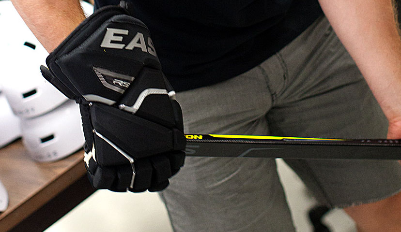 New Easton Stealth 85S Senior hockey gloves 